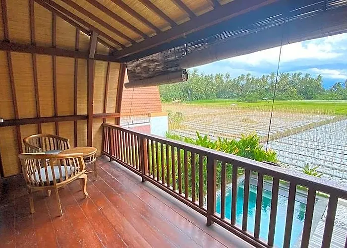 The Lavana Bhumi Bougenville Lovina 4*